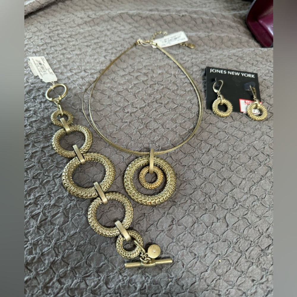 Jones New York 3 piece set of antique gold toned necklace, bracelet & earrings
